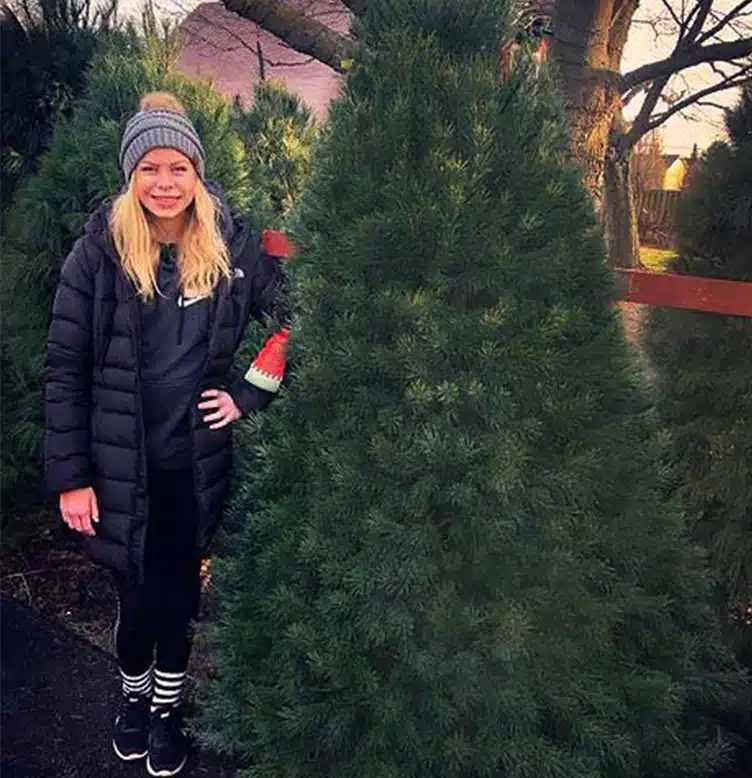 jenna-hasen-stein-sonny-acres-farm-west-chicago-holiday-trees-2