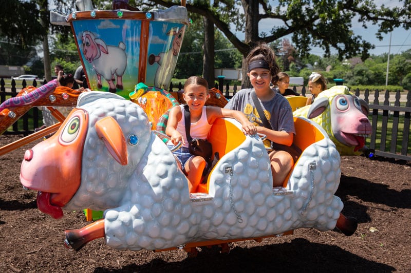 Amusements at Sonny Acres Farm - Flying Sheep Ride